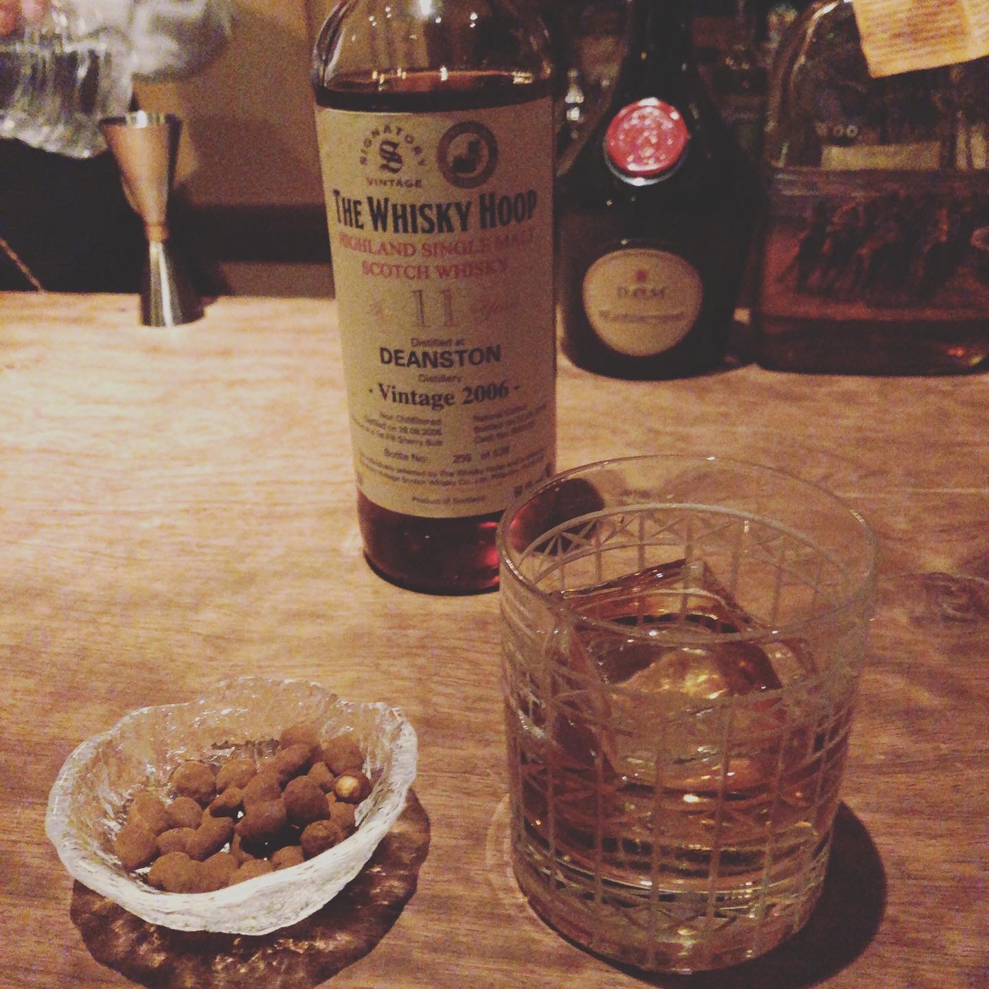 新宿三丁目の隠れ家バー『ルースター』で大人の一人飲み