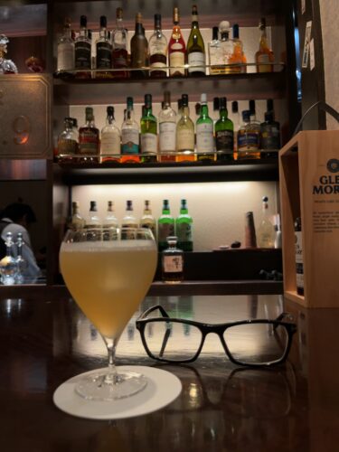 新橋『Bar P.M.9』でカクテルをオシャレに一人飲み