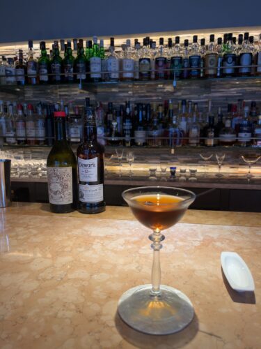 渋谷・明治神宮前の『Bar Rocaille』でカクテルを嗜む